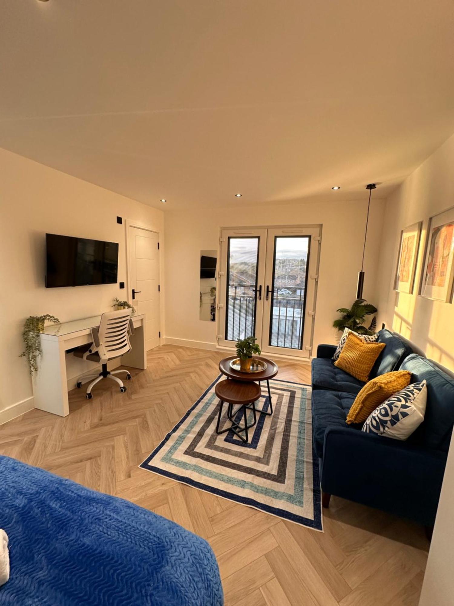 R5 - Luxury Private Ensuite Self-Contained Room - Newly Renovated Halesowen Extérieur photo
